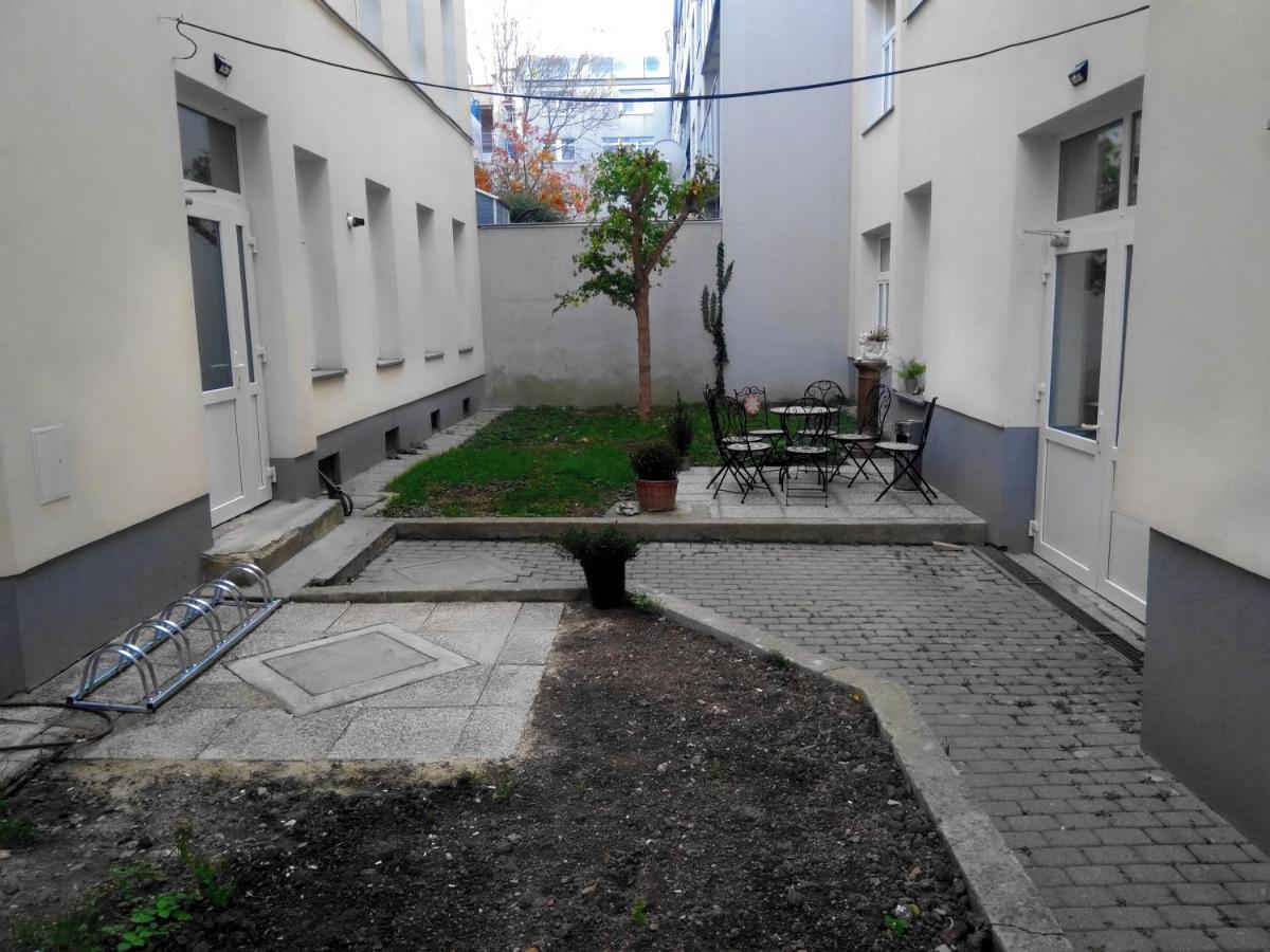 Apartments In Vienna Near Schonbrunn & Westbahnhof - Keyless Check-In Kültér fotó